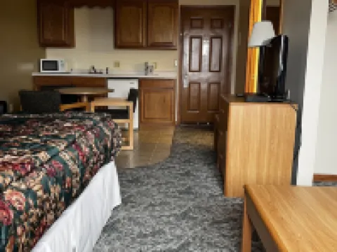 Lincoln Host Motor Inn Hotels in Escanaba