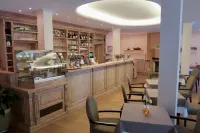 Hotel Karl's Burg - 3-Star