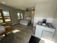 Lake Bluff Inn and Suites - 2-Star