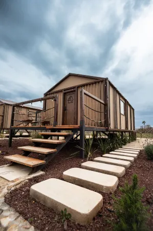 Indomito Resort & Hotel Boutique Отели рядом с достопримечательностью «Adobe Guadalupe Vineyards & Inn Aztec Breeding Farm»