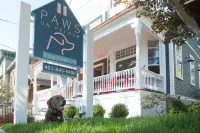 Paws on Pelham Hotel a 