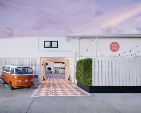 Tessa's on the Beach Hotels in Bilinga