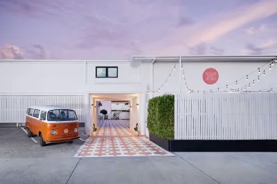 Tessa's on the Beach Hotels near Gold Coast Airport