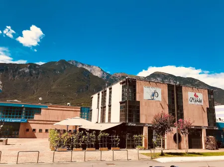 Fly Bike Hotel Отели в г. Трент