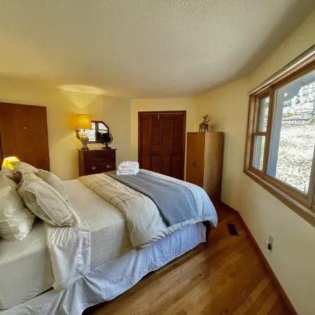 Unique Round House on Beech Mtn -Ski, Hike, Golf, Fish-Near Wineries & Parkway