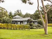 Polperro Villas Hotels in Dromana