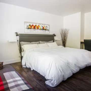 Comme Chez Soi Restaurant & Auberge