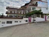 Casa Mia Hotels near Playa Coral