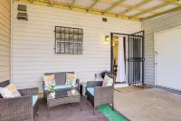 Georgia Townhome - 3 Mi to Stone Mountain Park! Hotels in Stone Mountain