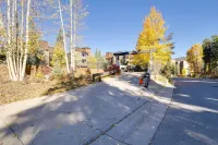 Cozy Ski-in/Ski-Out Breckenridge Condo: Mtn Views! - Spa