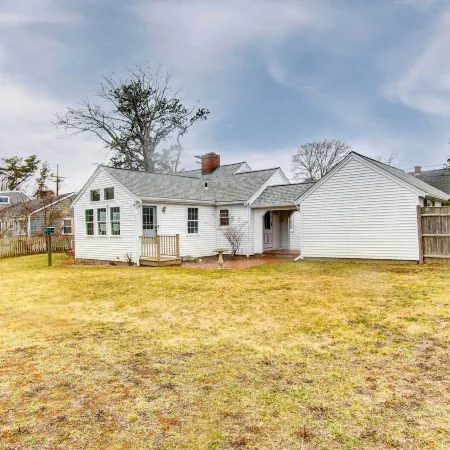 2 Mi to Beach Walkable Coastal Gem in Hyannis!