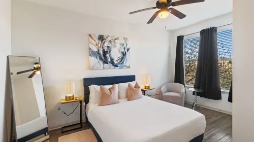 Charming 1-bd apartment in Frisco with Fitness Room, Work Space & Swimming Pool