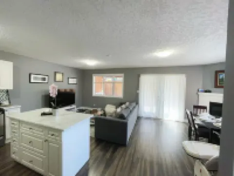 Entire Guest Suite in Thetis Height Hotels in Langford