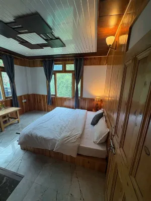 The Pahadi Soul Stay and Café Hotels in Rashala