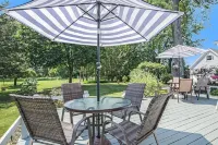 Charming 4-bedroom cottage in South Haven -- 2 miles from beach and downtown.