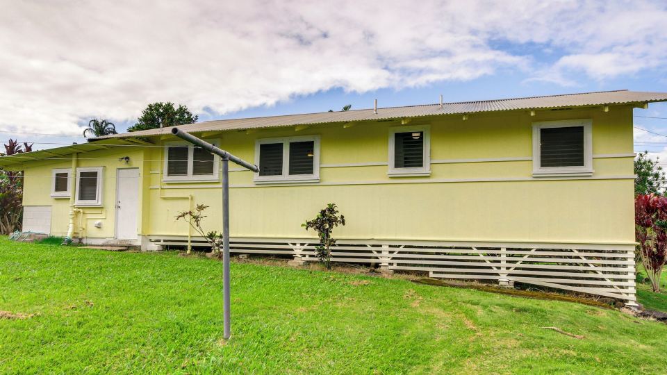 Charming Historic Hilo House Minutes to Beach!