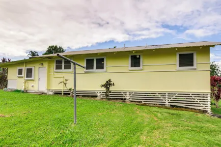 Charming Historic Hilo House Minutes to Beach!