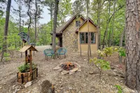 Blissful Broken Bow Studio Fire Pit and Jacuzzi Tub - アパートメント