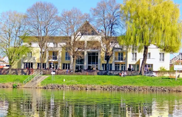 S主海濱大道酒店