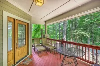 Getaway Chalet in Mars Hill w/ Hot Tub & Views! - Pet friendly