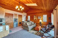 Cozy Schroeder Studio w/ Deck on Lake Superior - appartements de vacances