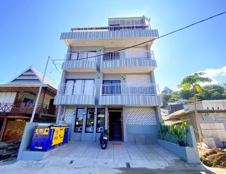 Flamingo Ceria Отели рядом с достопримечательностью «Labuan Bajo Port»