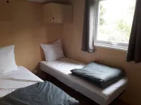 Camping les Peupliers Hotels in Plonéour-Lanvern