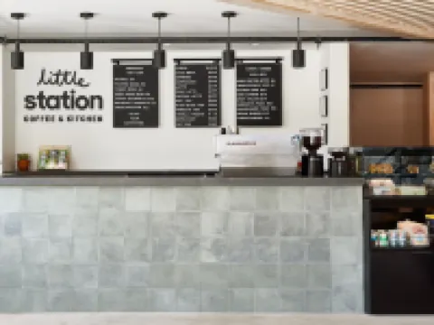 سلاكلاين مواب، ٔوتسيت كوليكشن باي هيلتون فنادق في مواب