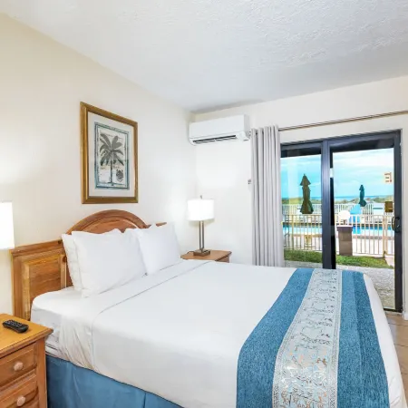 Emerald Seas Deerfield Beach Club