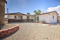 Las Vegas Retreat w/ Yard < 5 Mi to Strip!