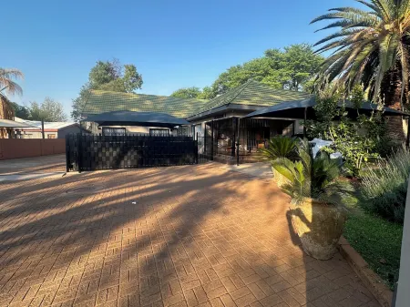 Seven Olives Guest Rooms