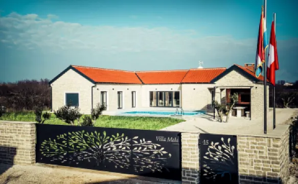 Villa Mala ZadarVillas  호텔