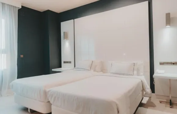 馬拉加諾斯特魯姆機場住宿