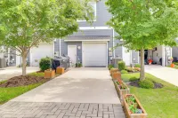 Walk to Ocean: Group Getaway in Virginia Beach! - Condos