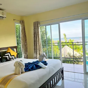 Anyavee Chom by the Sea