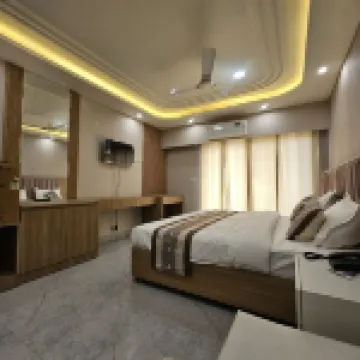 Hotel Shree Sadhna - Vrindavan Chhatikara Road