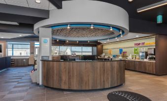 Tru by Hilton Janesville