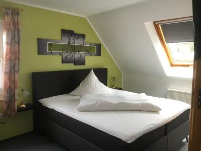 Hotel am Maibaum Neuenrade Hotels in der Nähe von Sauerlandpark Hemer