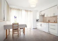 Charming studio, quiet, patio, 2-4p