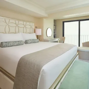 Espacio the Jewel of Waikiki