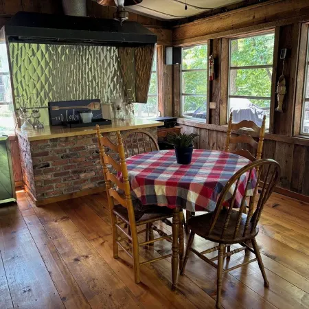 Lake Hartwell Cabin w/ covered dock, sunroom, firepit, deck, sleep 12