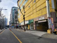 Daejeon Wolpyeong W Отели рядом с достопримечательностью «Наукоград Daedeok»