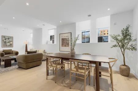 Bakan- Palais des Congres, Convention Centre Отели рядом с достопримечательностью «Парк Рапид»