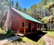 Spruce Fly on Bill's Island! Peaceful Getaway Cozy Fireplace and Trailer Parking