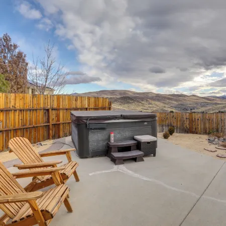 Mtn-View Haven w/ Hot Tub! 28 Mi to Mt Rose Ski