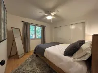 Cozy Mountain Home with Hot Tub and Wifi in Rhododendron