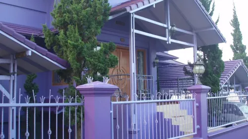 Vila Ungu Lantai 1 - 2 (9 Bedroom) Max. 36 Paxs Hotels in Parongpong