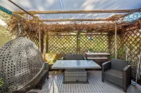 Cottage right on the water