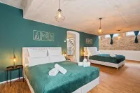 Old brewery with flair: Old town | free parking lot | coffee | SMART TV | WiFi Hotels in Kitzingen