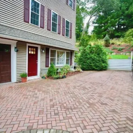Peaceful 2BR near US Route 1 and Boston.